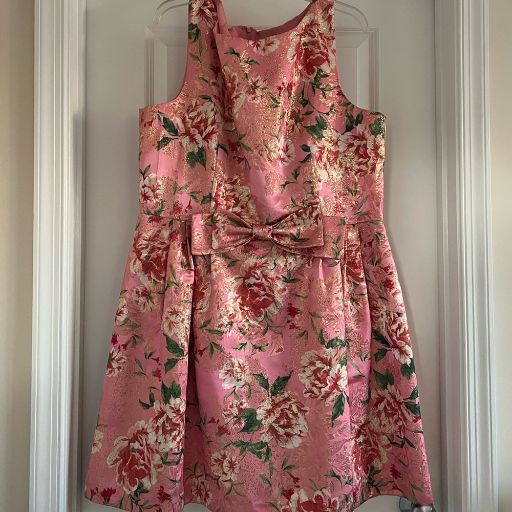 Lovely wedding guest dress!